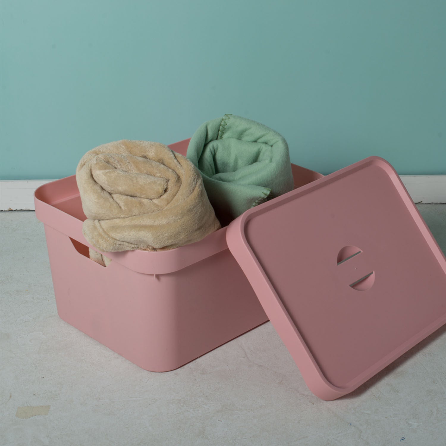 Caixa organizadora Ou 32L com tampa Linha Cube