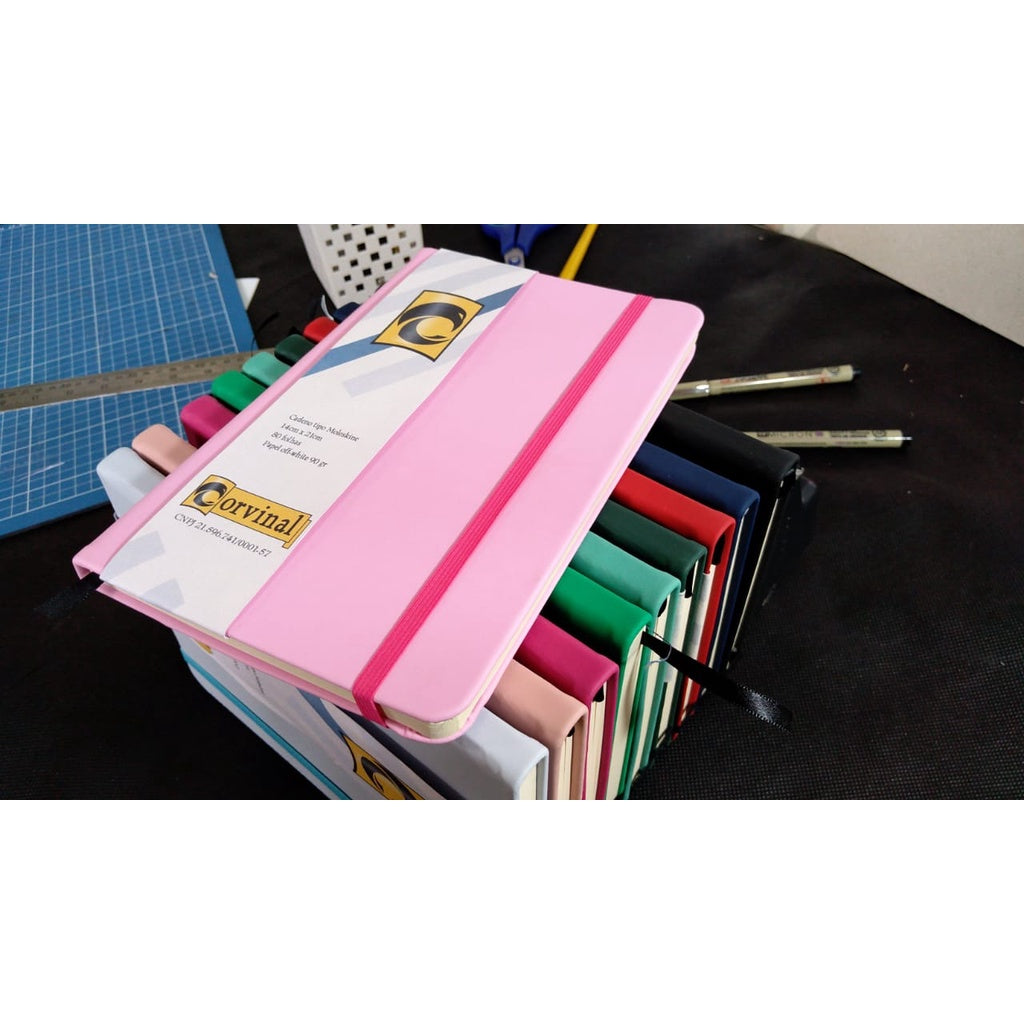 Caderno GRANDE sketchbook e com pauta tipo moleskine 21x14cm